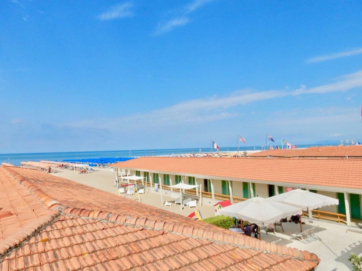 Attico Al Mare Appartement Viareggio Buitenkant foto