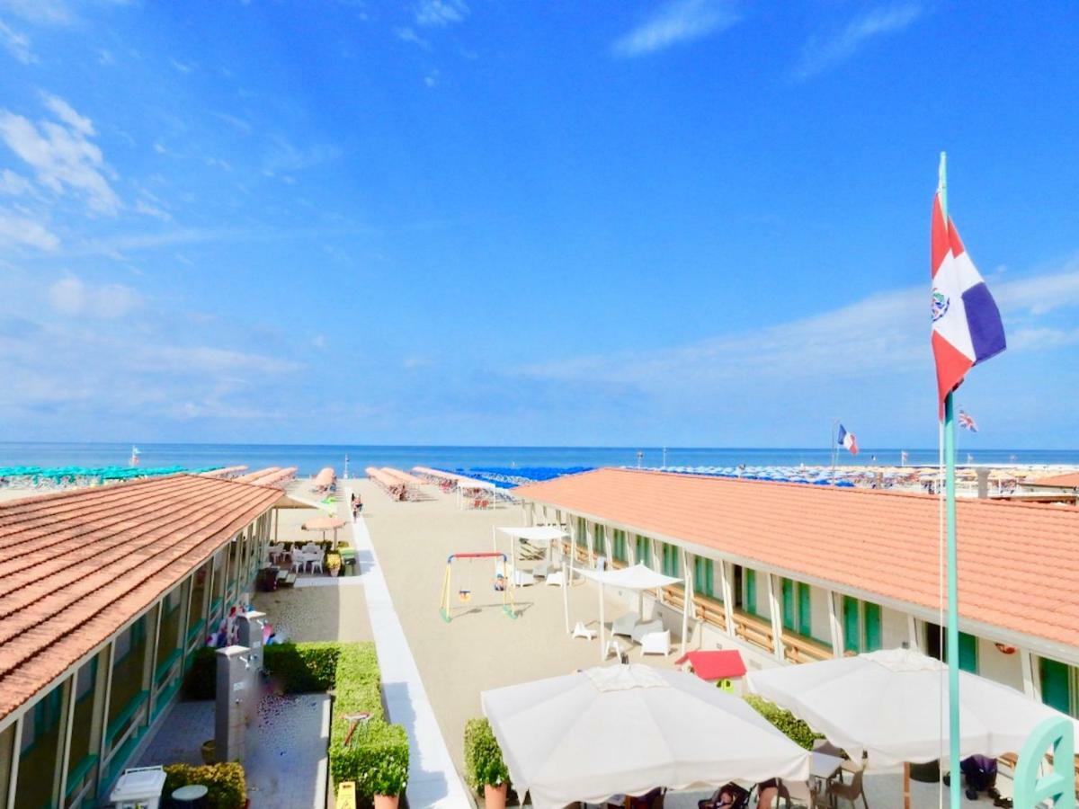 Attico Al Mare Appartement Viareggio Buitenkant foto